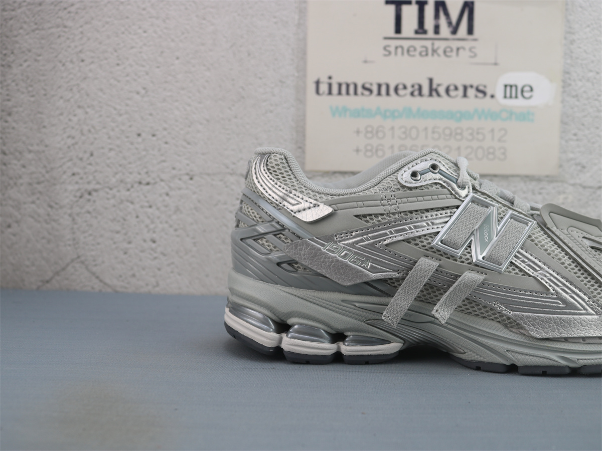 New Balance 1906A Concrete Silver Metallic M1906AG